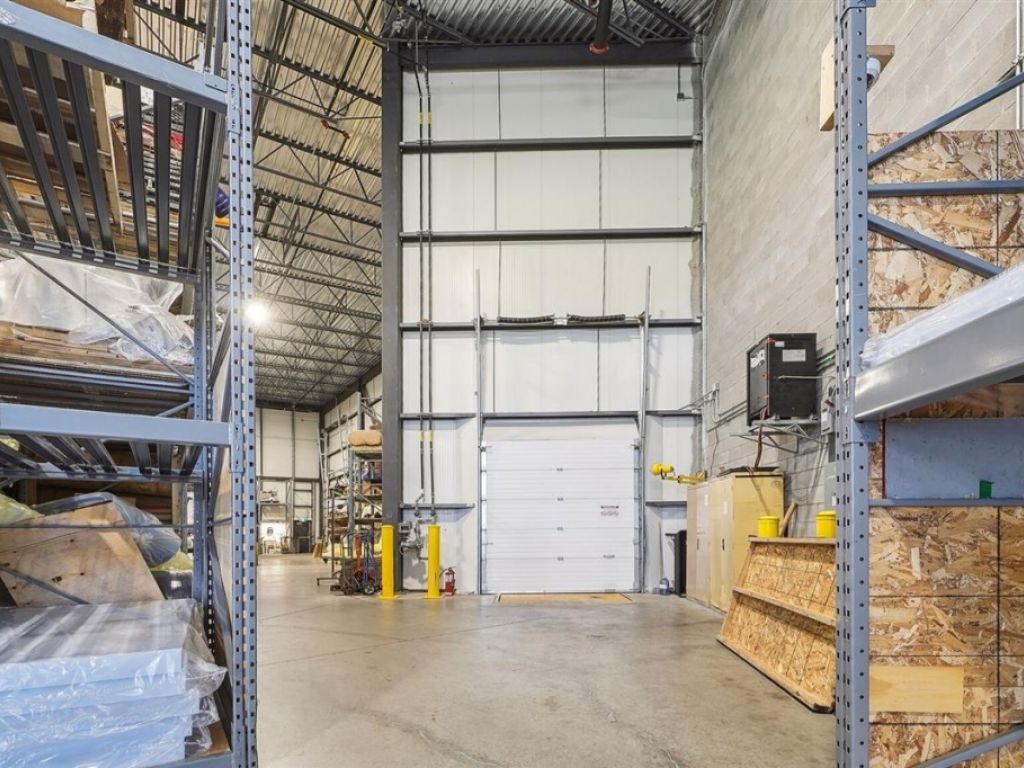 B�tisse industrielle 15 051 pi� � Saint-Bruno-de-Montarville