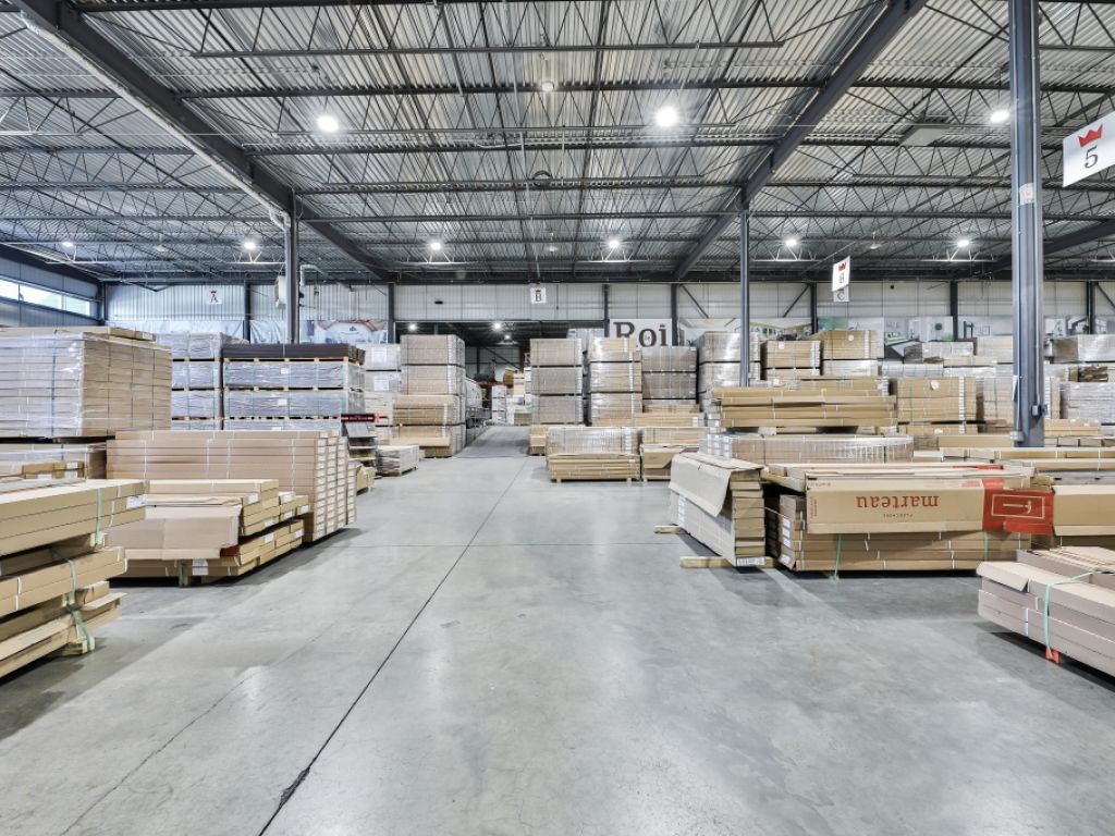 ESPACE COMMERCIAL / INDUSTRIEL � LOUER 