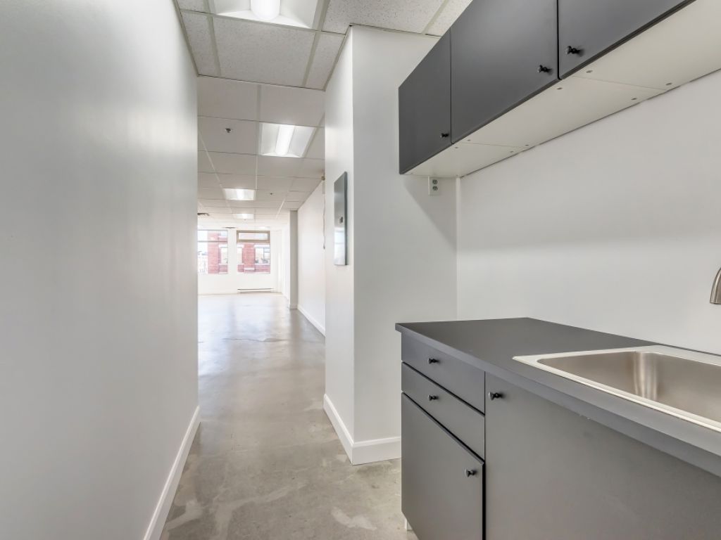 Loft-style Office spaces for rent-District Beaumont-6855 de l'�p�e