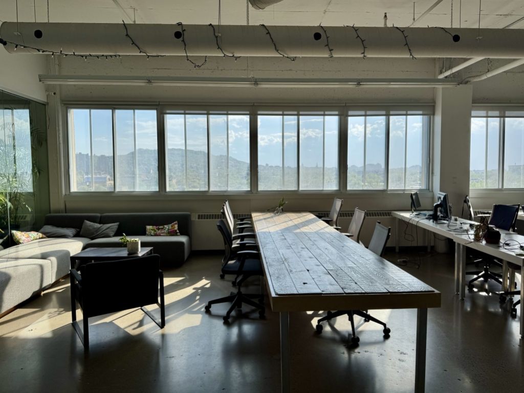 Espace de travail � partager * Disponible d�s maintenant 