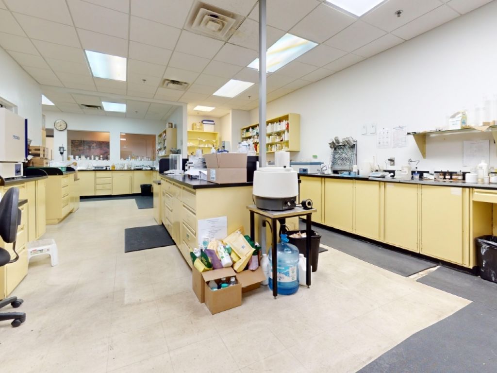 Local industriel � louer | Boisbriand | +50 000 PI�