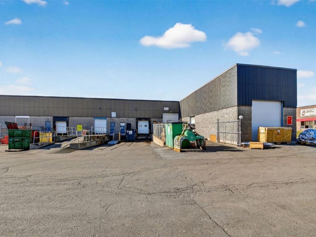 Espace industriel � louer - 3421 Boul. Industriel