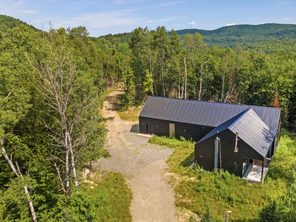 Terrain montagneux pour d�veloppement int�gr�