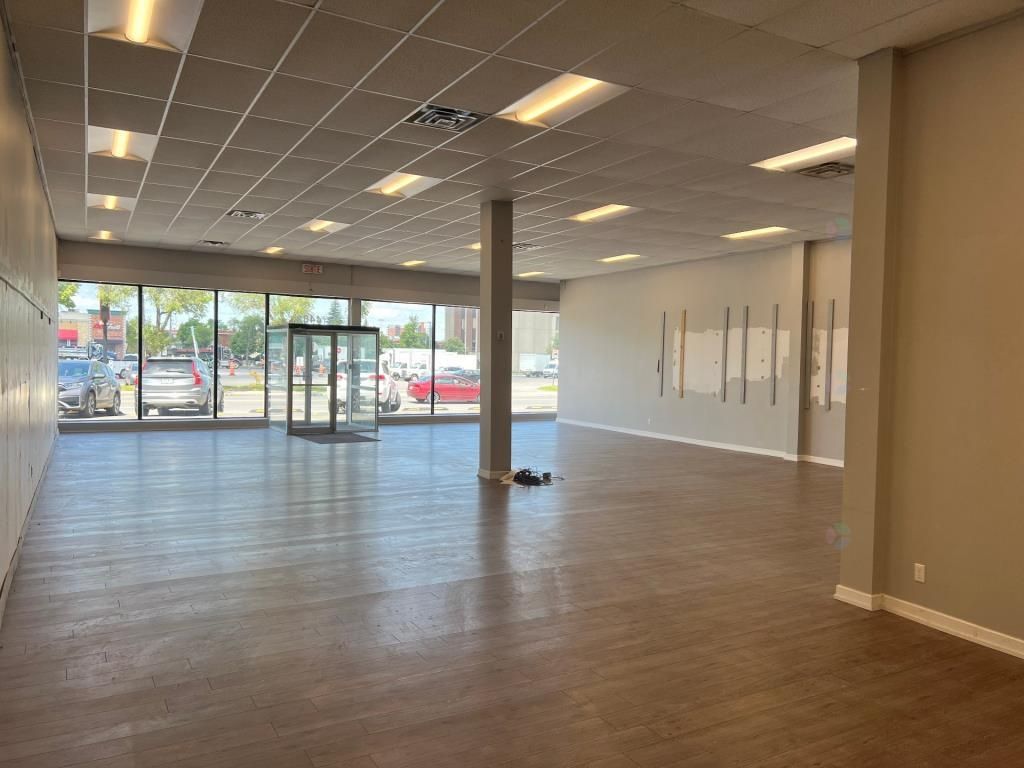 3400pc Emplacement de choix sur Jean-Talon Est � St-Leonard