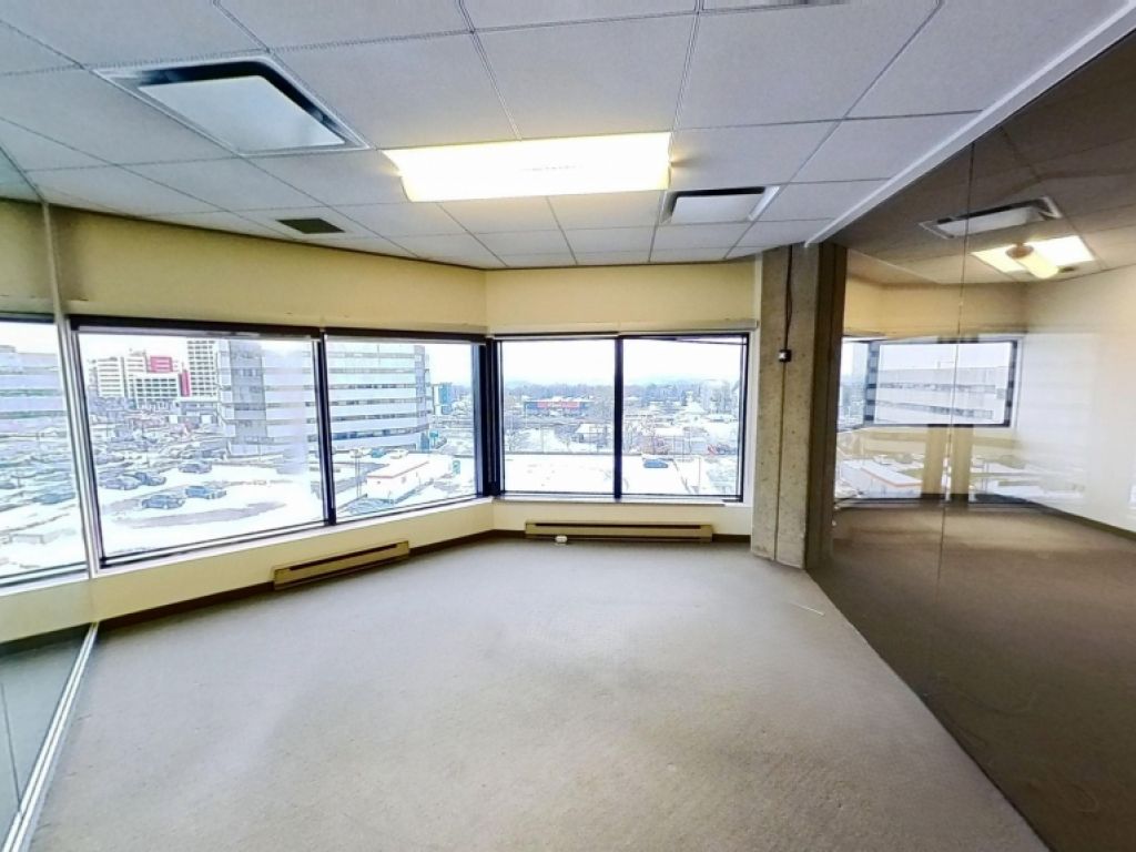 Espace de bureaux moderne � Place Iberville II