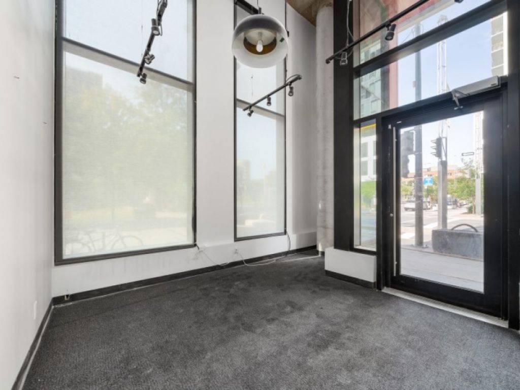 Espace commercial de coin � louer Quartier des spectacles