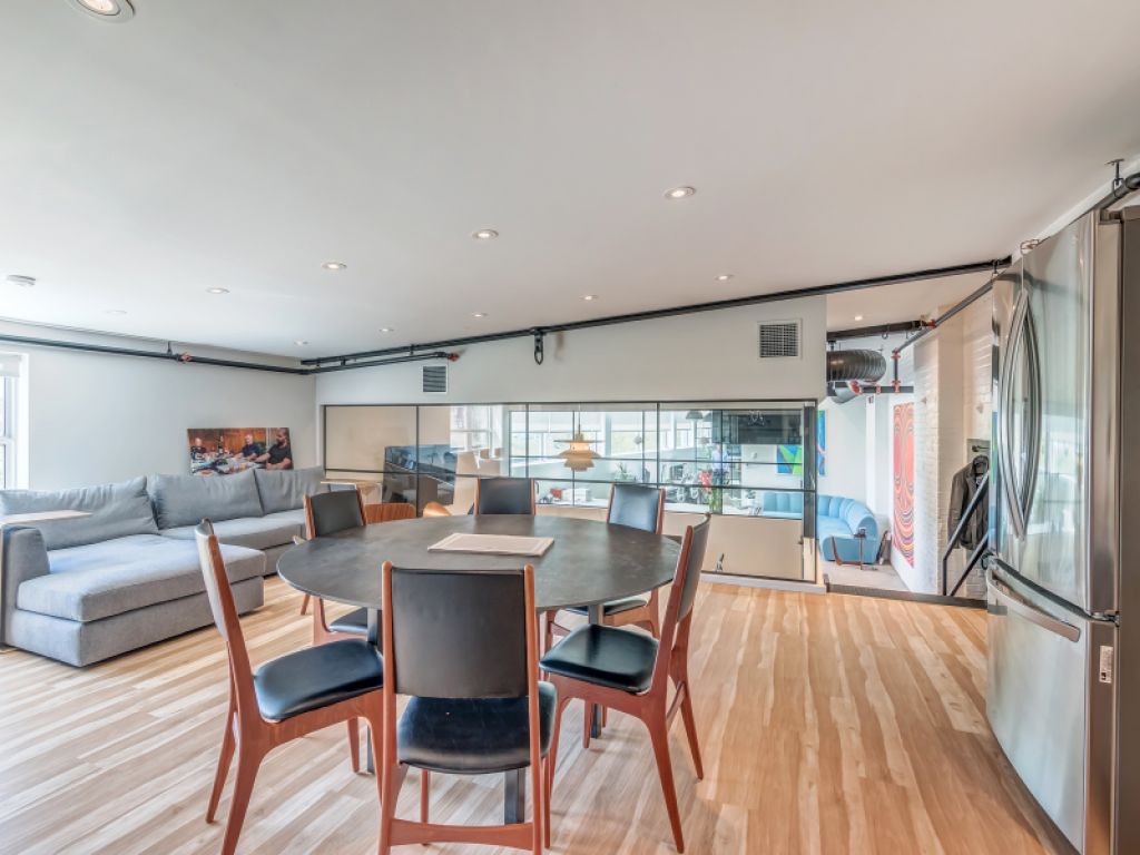 Office and industrial spaces for rent-District Beaumont-6833 De L'�p�e