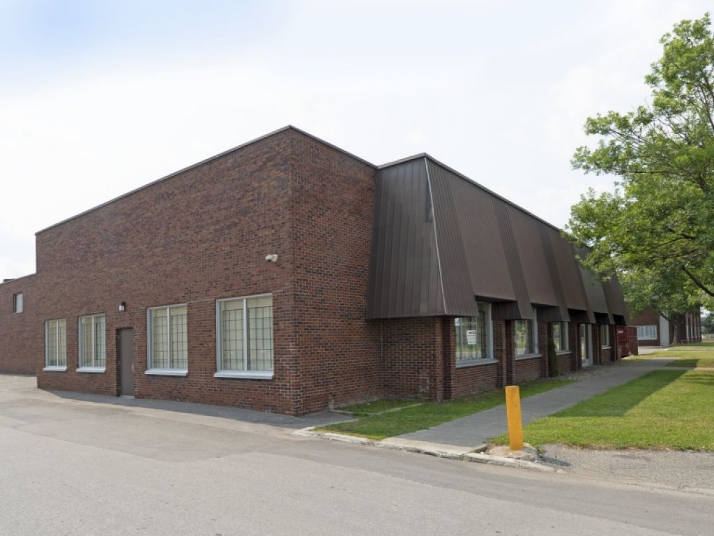 7000-7020 ch. de la C�te-de-Liesse / 174-186 rue Merizzi