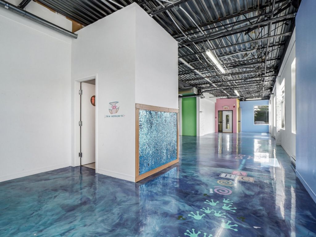 Espace commercial Unit� de coin � louer