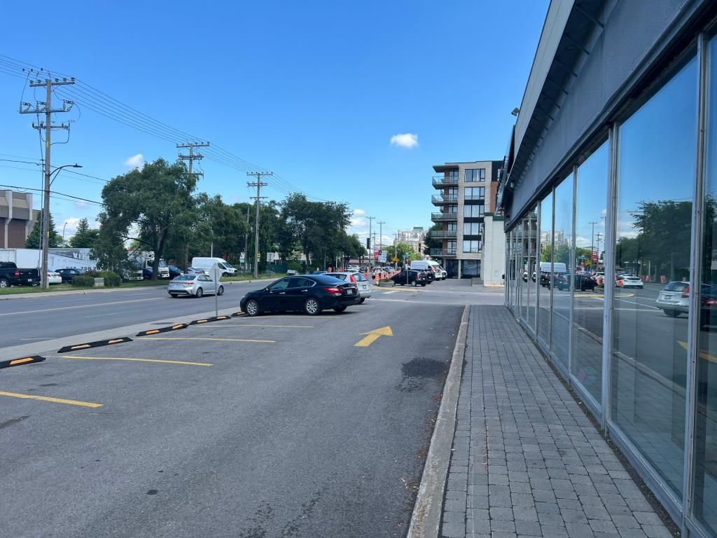 3400pc Emplacement de choix sur Jean-Talon Est � St-Leonard