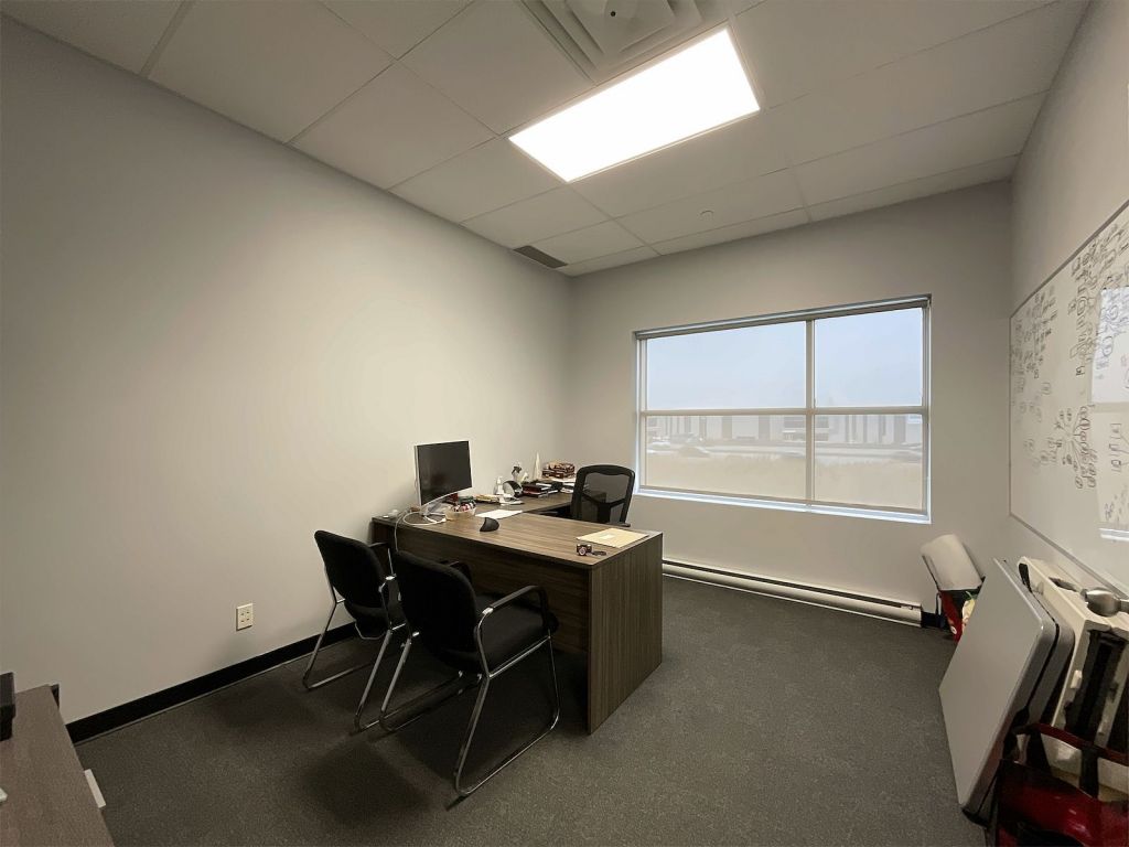 BUREAU � LOUER 2000 pi2 - LAVAL 
