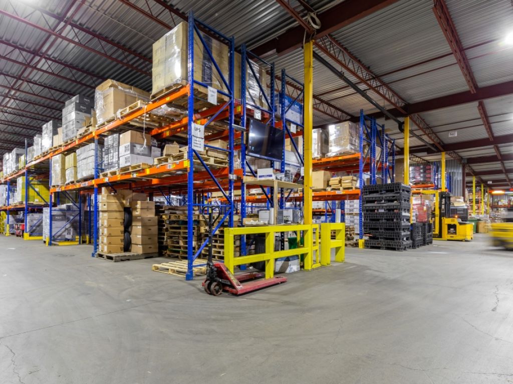 Espace industriel et commercial � louer � accessibilit� et flexibilit� au c�ur de la Mont�r�gie