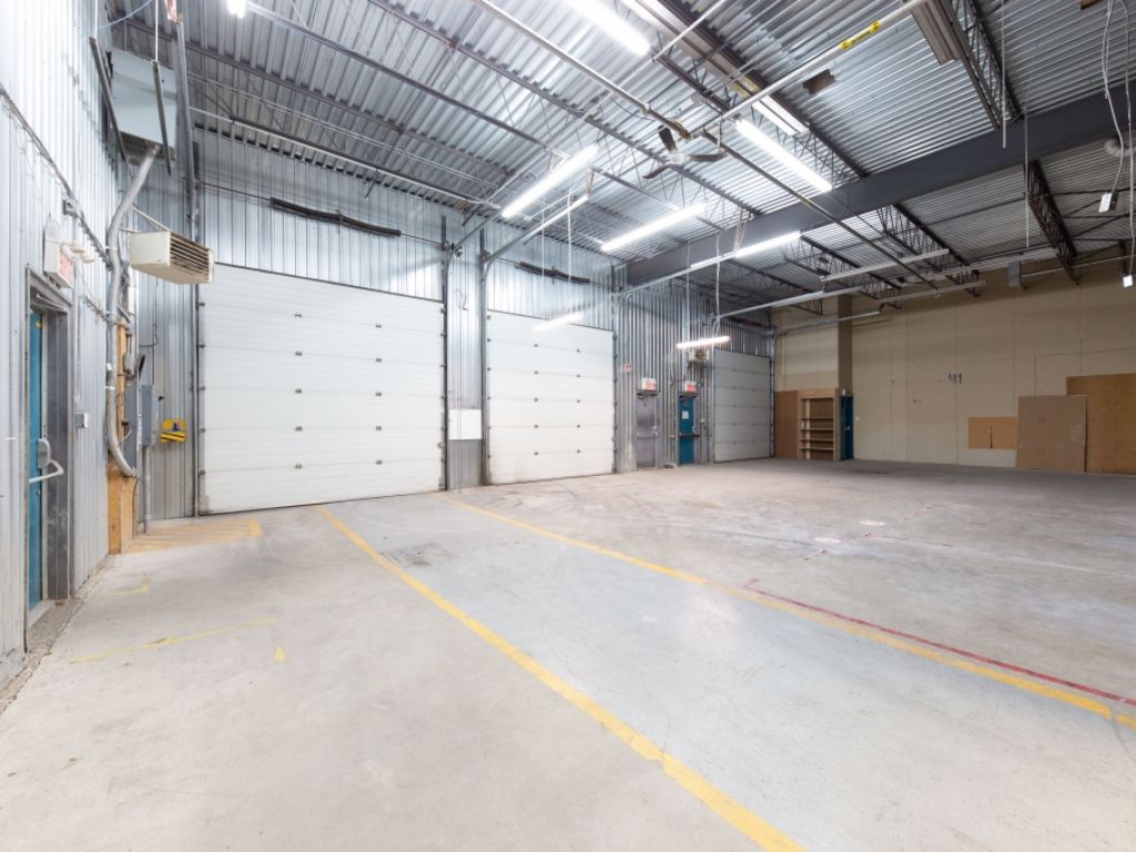Espace industriel cl� en main dans un secteur strat�gique de Boisbriand