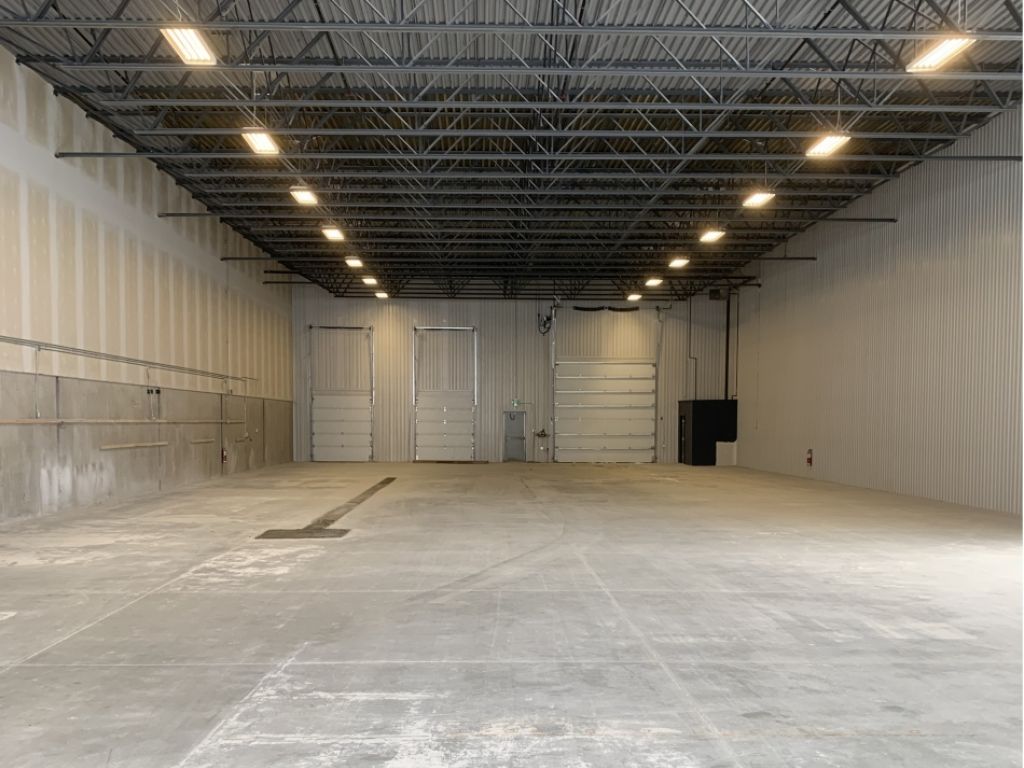 Local commercial / industriel � louer 6000, 9000 et 15000 pi.ca�St-Mathieu-de-Beloeil   Bordure de l'autoroute