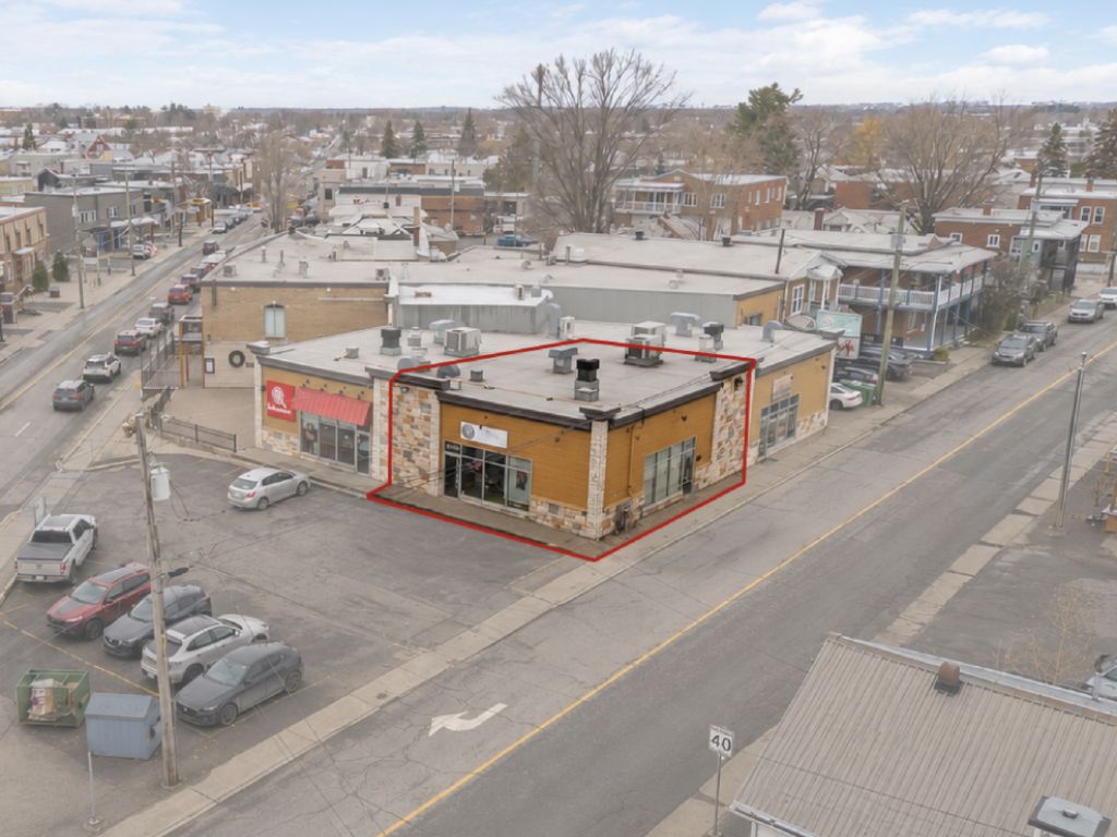 Unit� commerciale de coin � louer