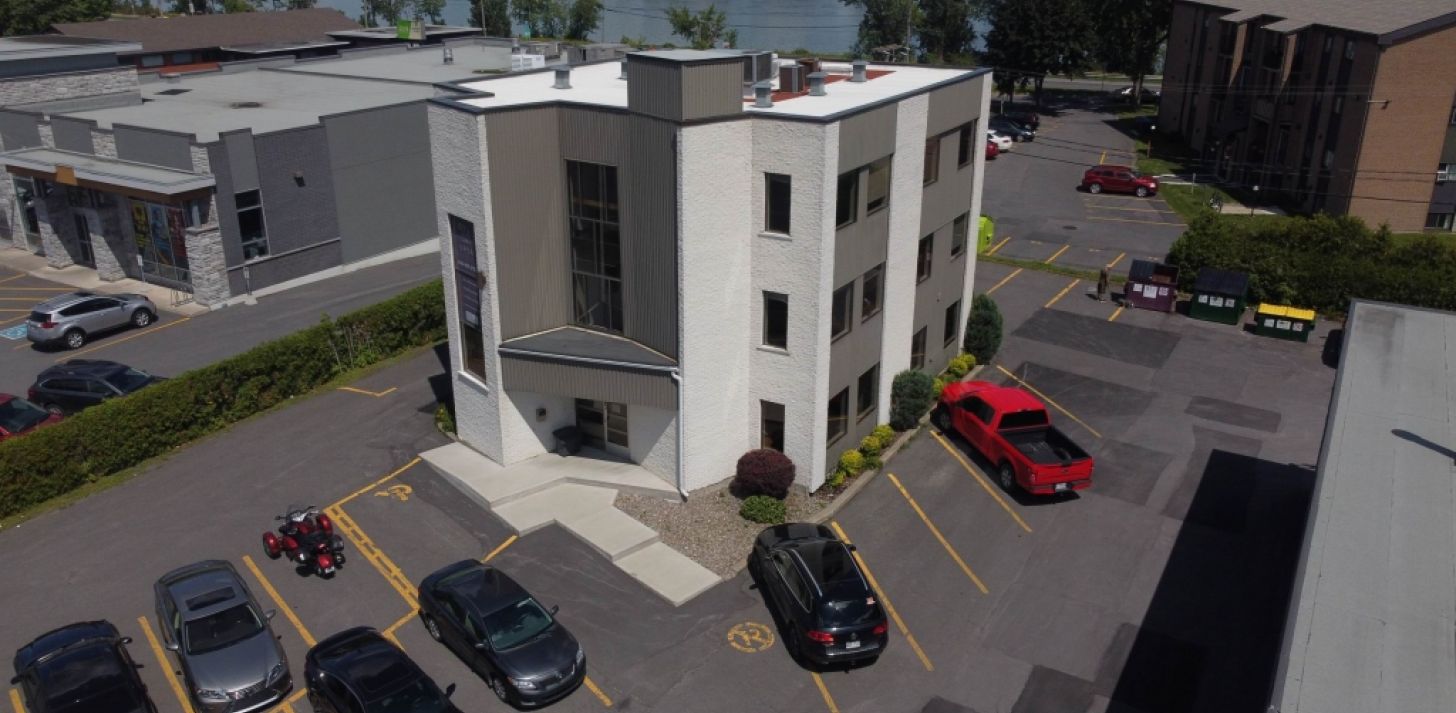 SAINT-JEAN Bureaux &agrave; louer 1500p2 au rez-de-chauss&eacute;e - &Agrave; louer