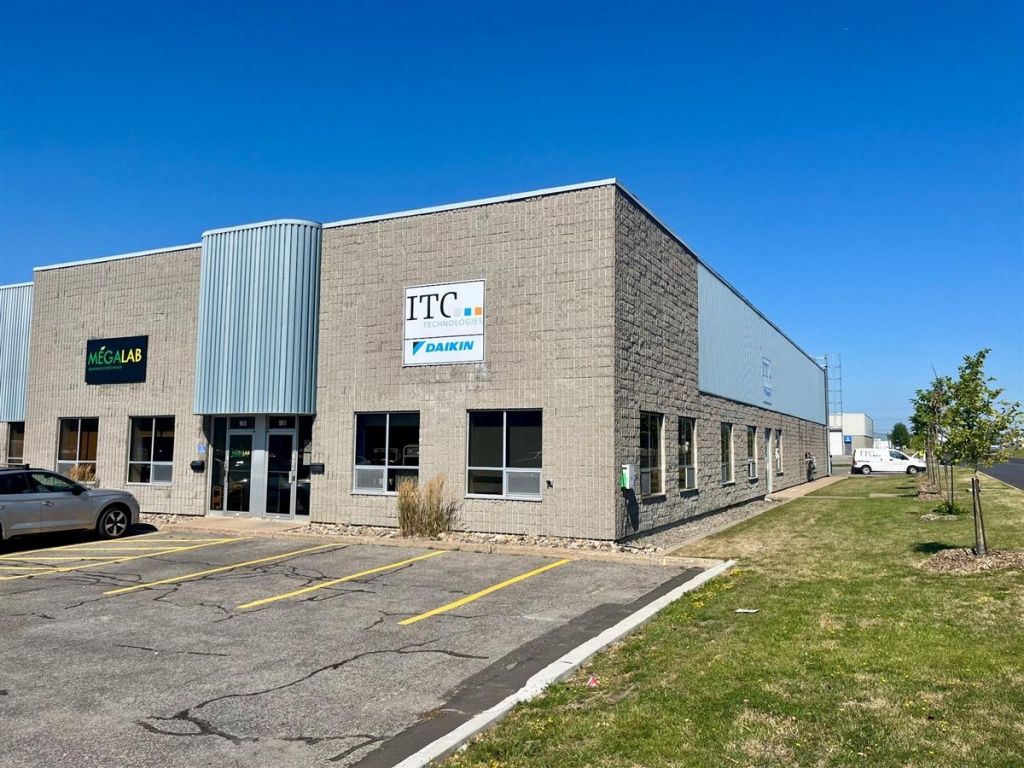 Espace industriel � louer - 901 Rue Michelin