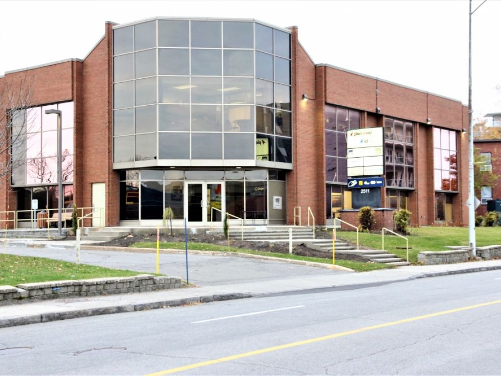 2511 chemin Sainte-Foy  Une adresse professionnelle au c�ur de Sainte-Foy