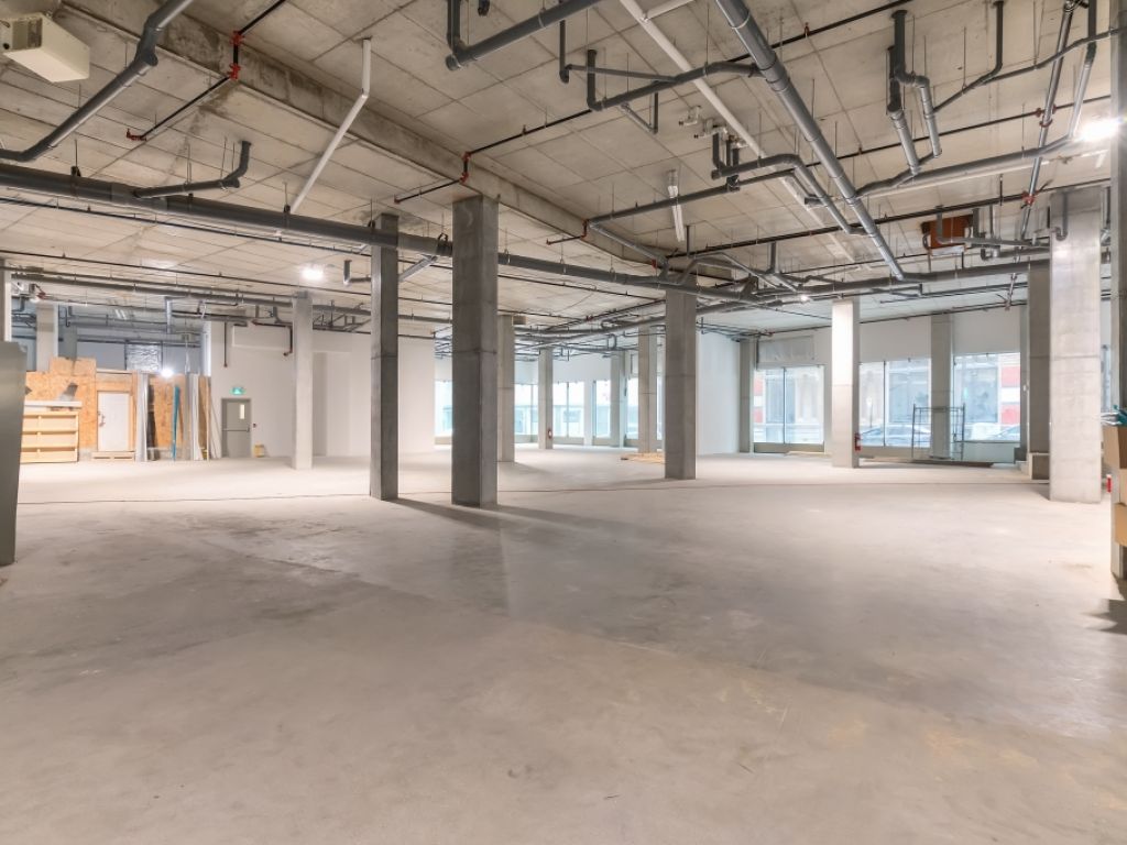 Espace commercial neuf � louer au Vieux Port BASILICA NOTRE DAME