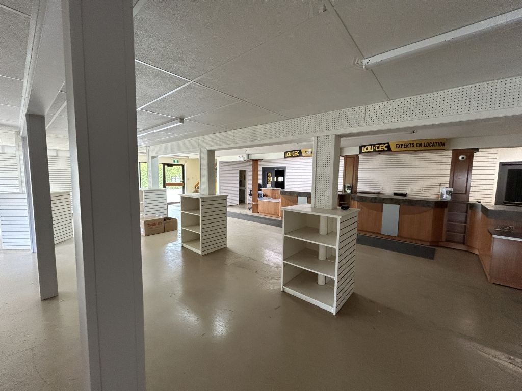 LOCAL � LOUER INDUSTRIEL - SAINT-ANSELME