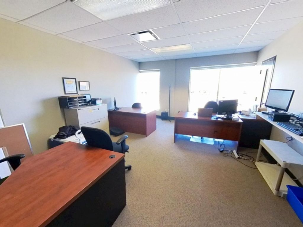 Grand espace de bureaux moderne � Saint-Malo / Saint-Sauveur