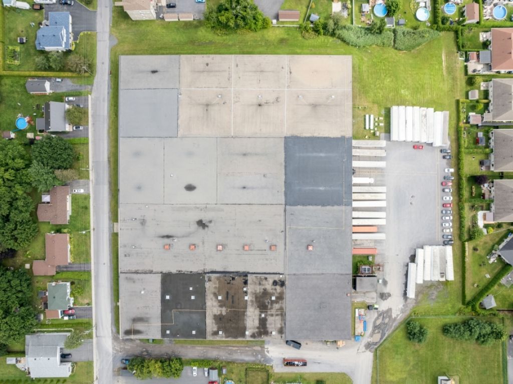 Espace industriel et commercial � louer � accessibilit� et flexibilit� au c�ur de la Mont�r�gie