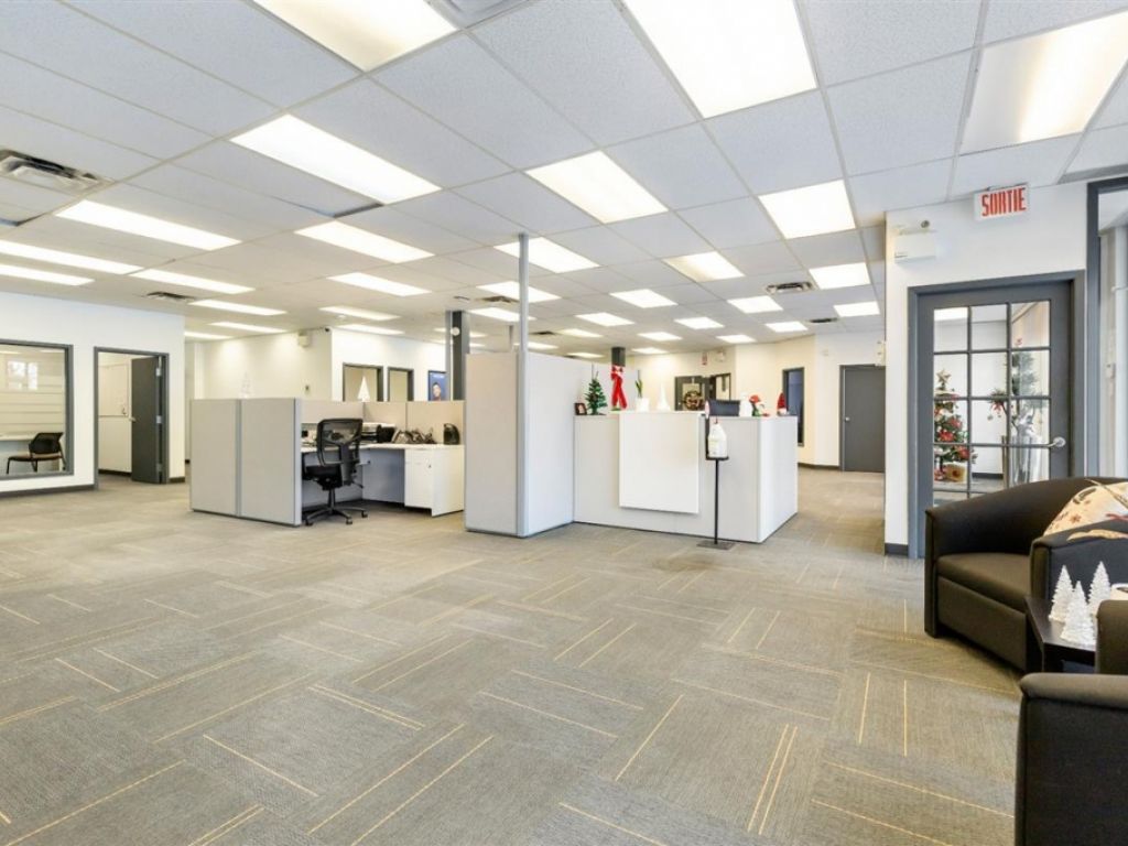 Espace bureau � louer - 31 Boul. de la Seigneurie E., local 103