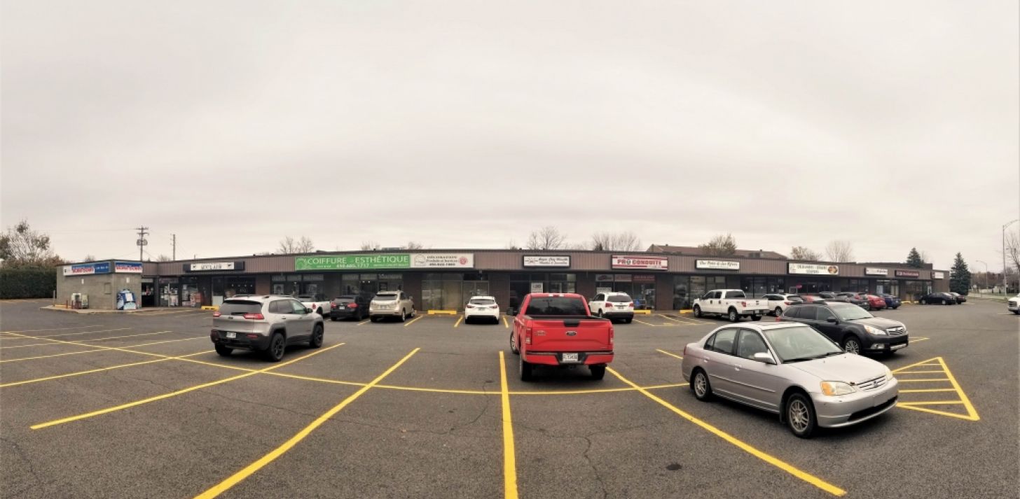 Local de 1200 pi2 &agrave; louer -- Sainte-Julie - &Agrave; louer