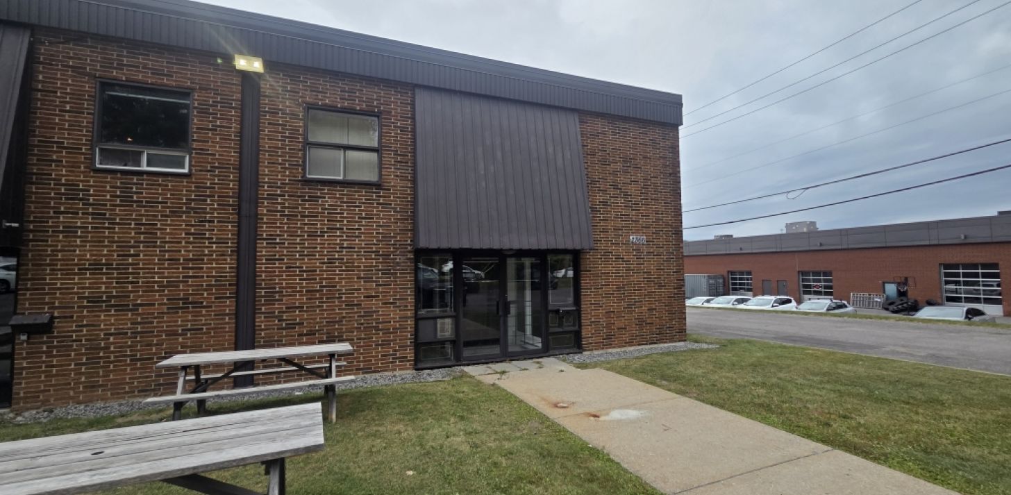 Local industriel/commercial � Parc Colbert - 2366-190 Galvani - &Agrave; louer