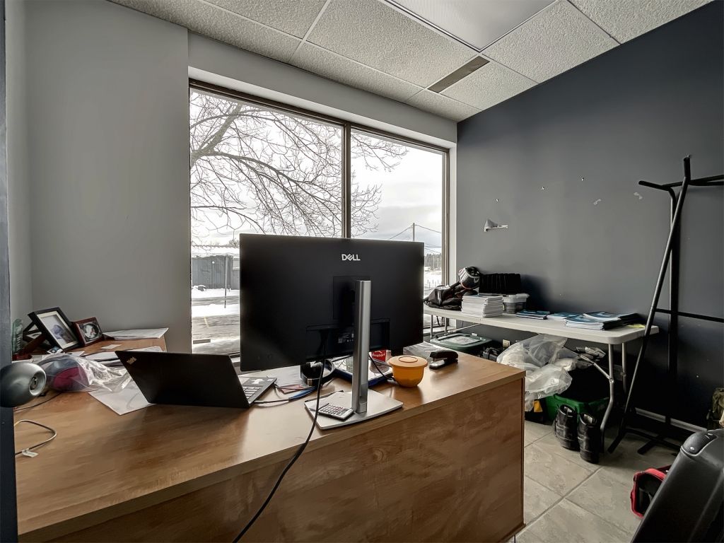 Local Industriel/Commercial � louer - Jonqui�re - 200 � 11 000 pi2 