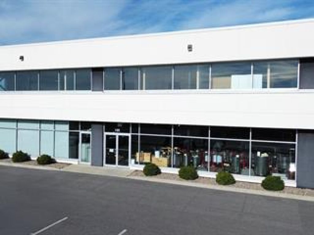 Local � louer (industriel - commercial - showroom - bureaux)