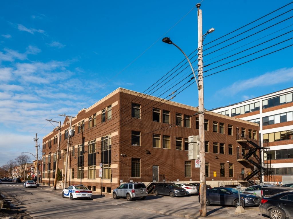 Loft-style Office spaces for rent-District Beaumont-6855 de l'�p�e