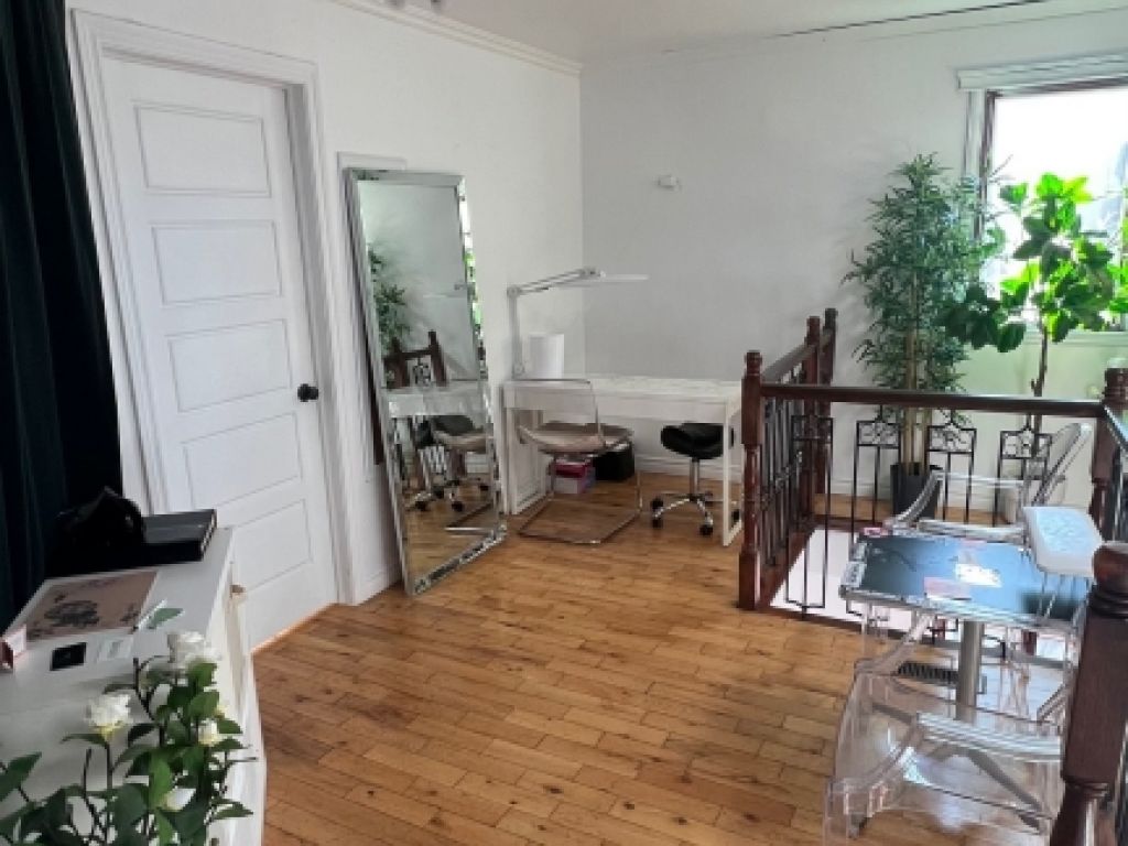 Local commercial � Laval