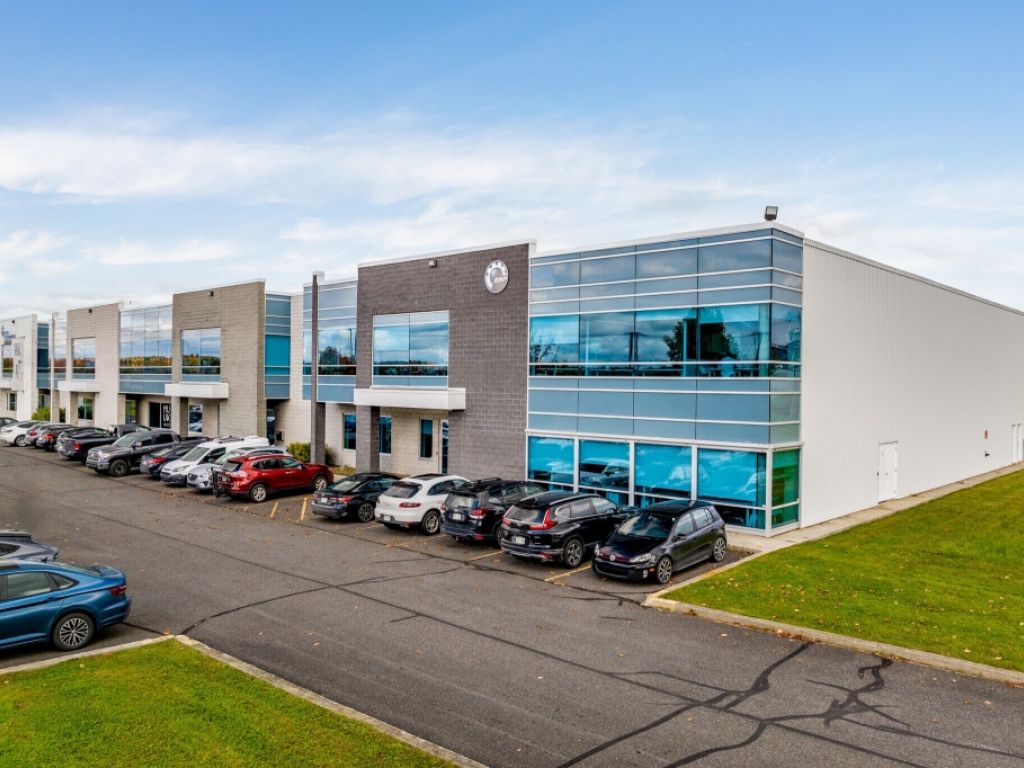 Espace Industriel � louer Bromont, 1400 Innovation