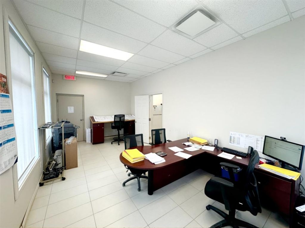 Bureau � louer � 1699 Rue Marcel-Benoit, local 1701, Laval