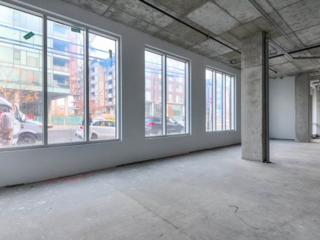 Espace commercial neuf � louer, Pointe-Saint-Charles