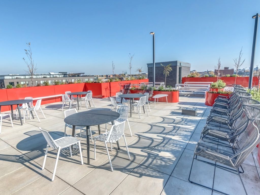 Espace de bureau neuf � louer au Mile-Ex 