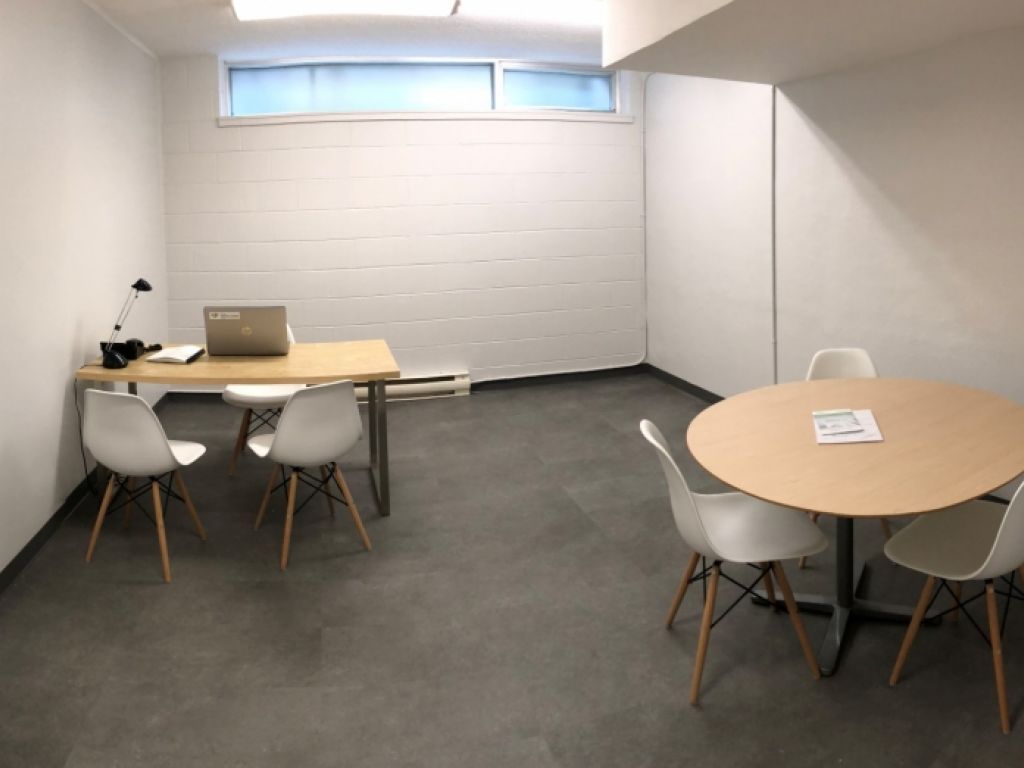 Bureaux ferm�s avec fen�tre_fra�chement r�nov� (pr�s du M�tro Cartier) - LIBRE IMM�DIATEMENT