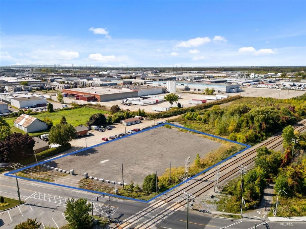 Espace terrain � louer - Boul. St-Elzear O.
