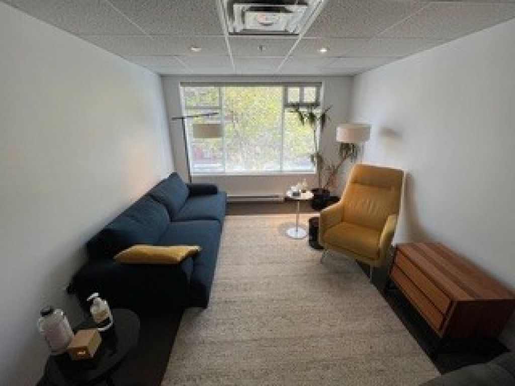 Office Space Perfect for Psychology Practice in Outremont