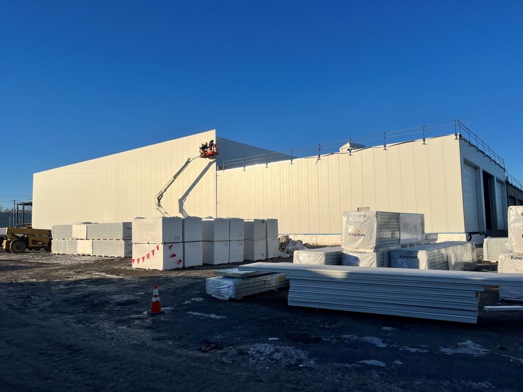 dry and refregirated warehouse available