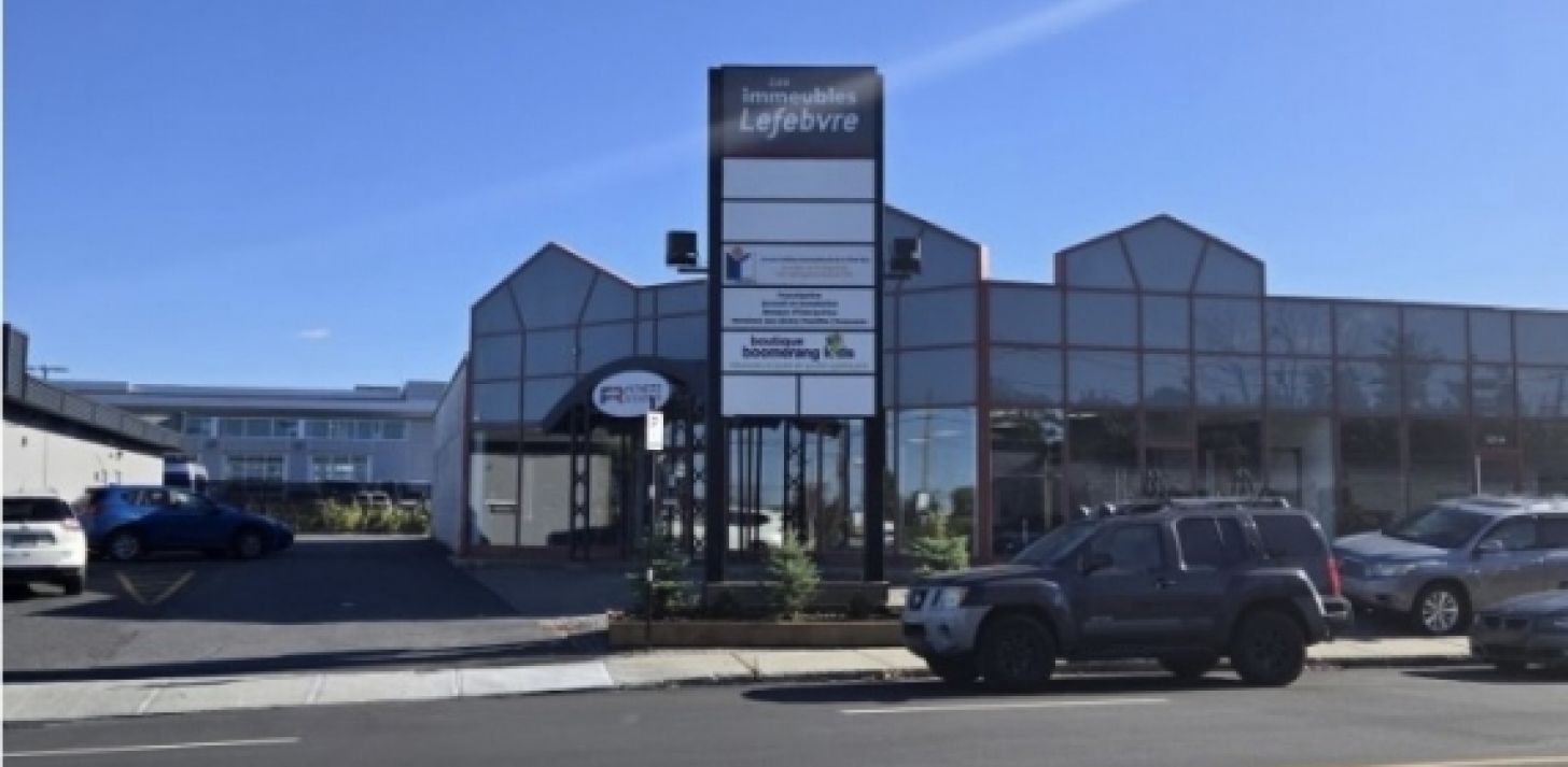 Local a louer 2200p.c. ou 4360 p.c. - &Agrave; louer