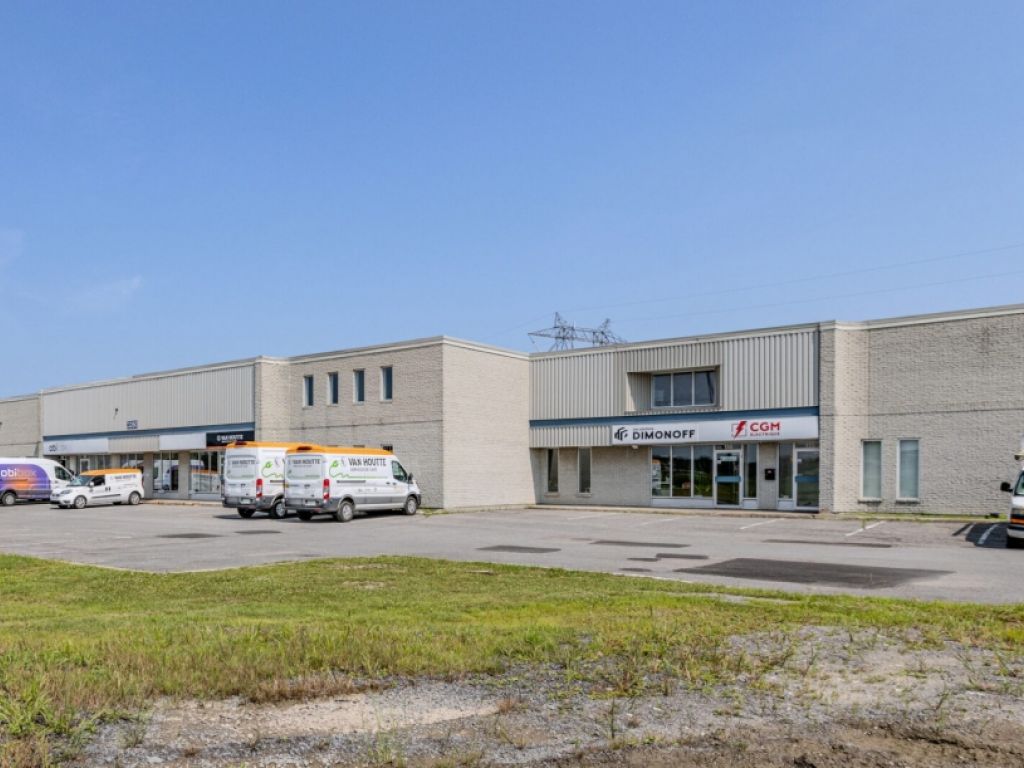 LOCAL PAR COLBERT - 103-104 - 3260 AVENUE WATT