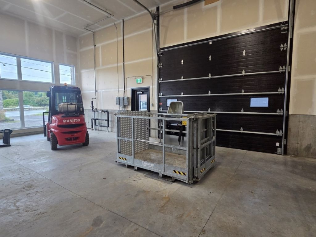 Local commercial/industriel - Ch�teau-Richer