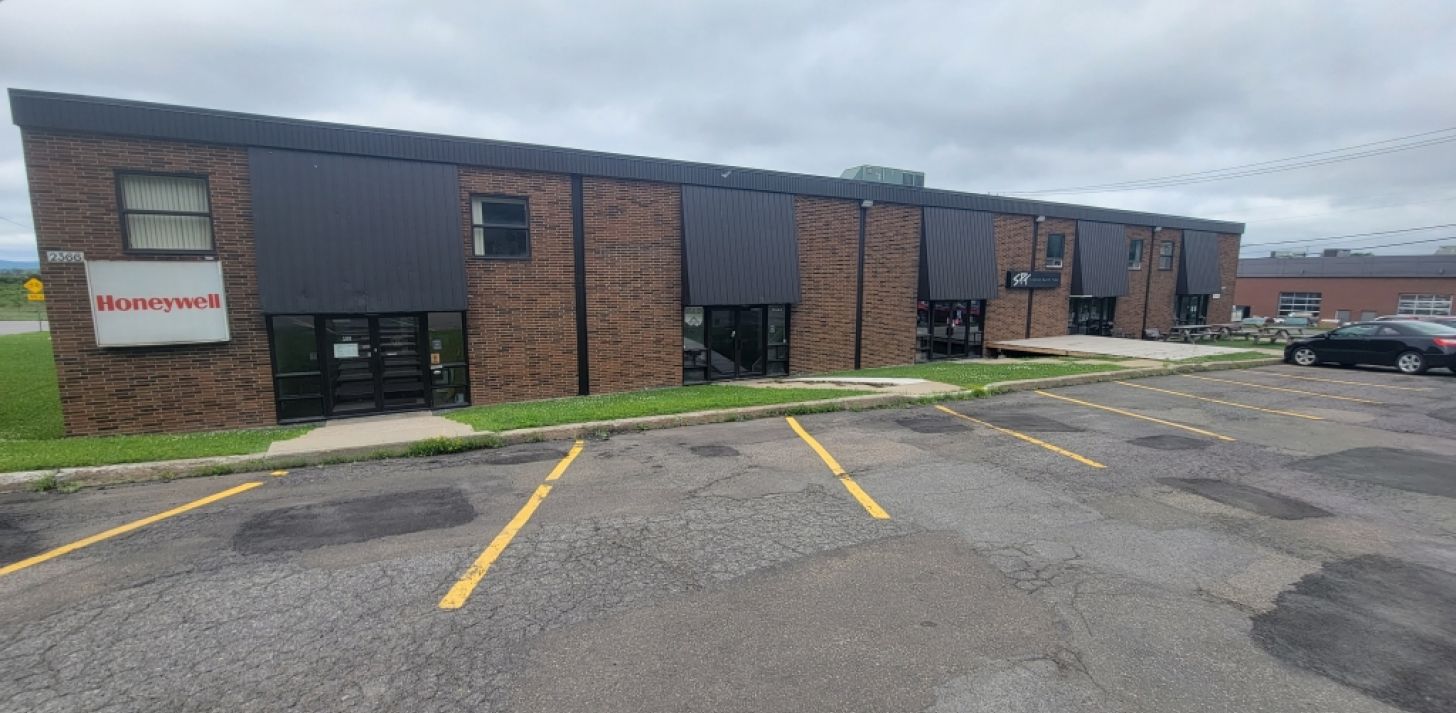 Centre du Vallon - Local industriel &agrave; Ste-Foy - &Agrave; louer