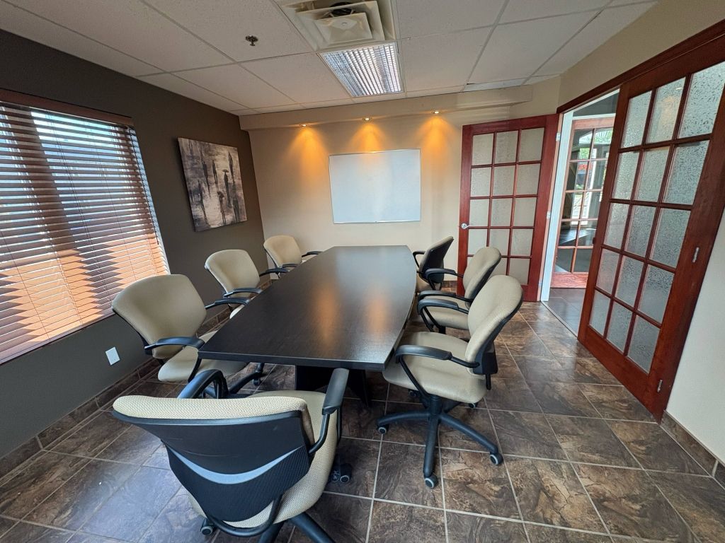 Bureaux � louer � Saint-J�r�me - Grand stationnement - TOUT INCLU