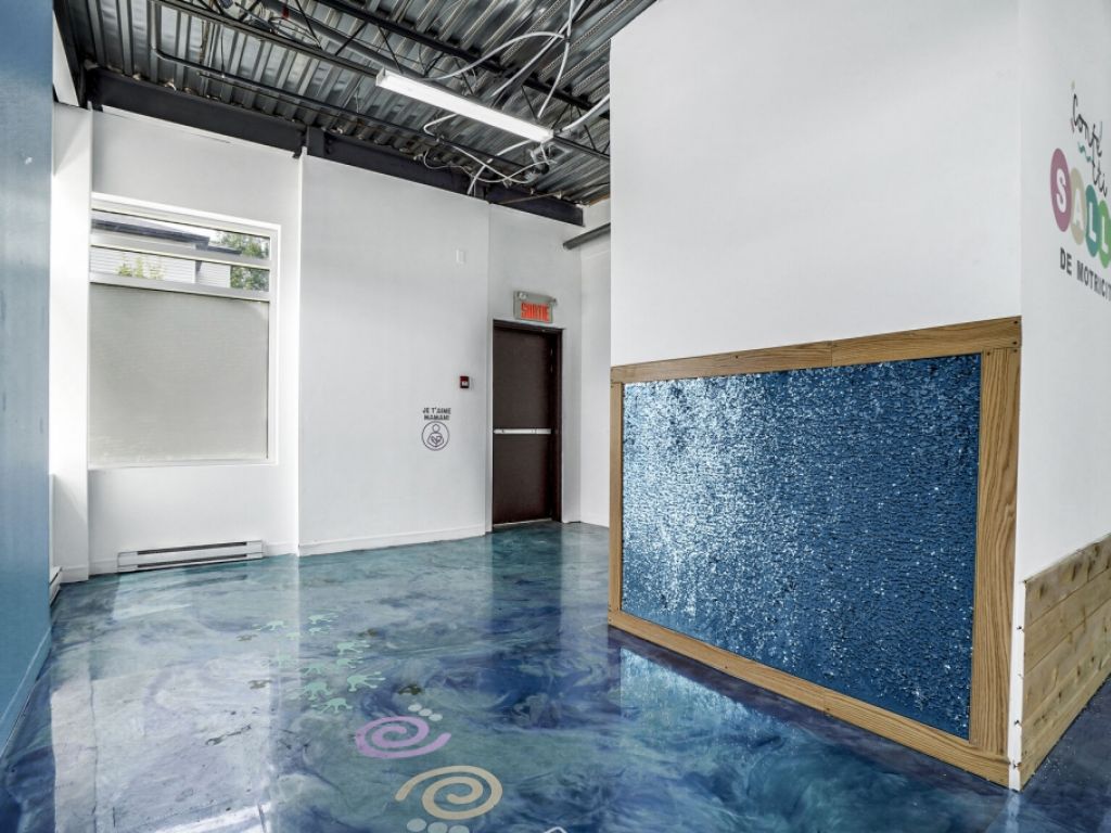 Espace commercial Unit� de coin � louer