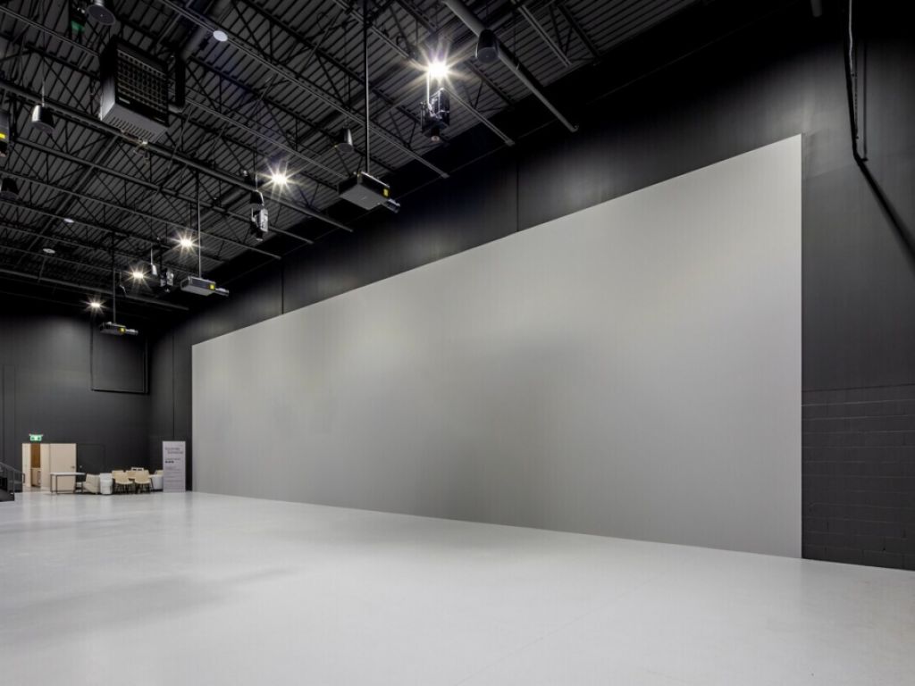 Espace industriel � Louer Laval - 6 985 PI2