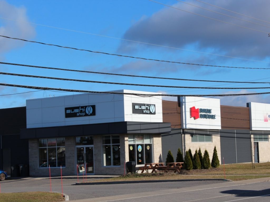 Local commercial � Sainte-Catherine-de-la-Jacques-Cartier