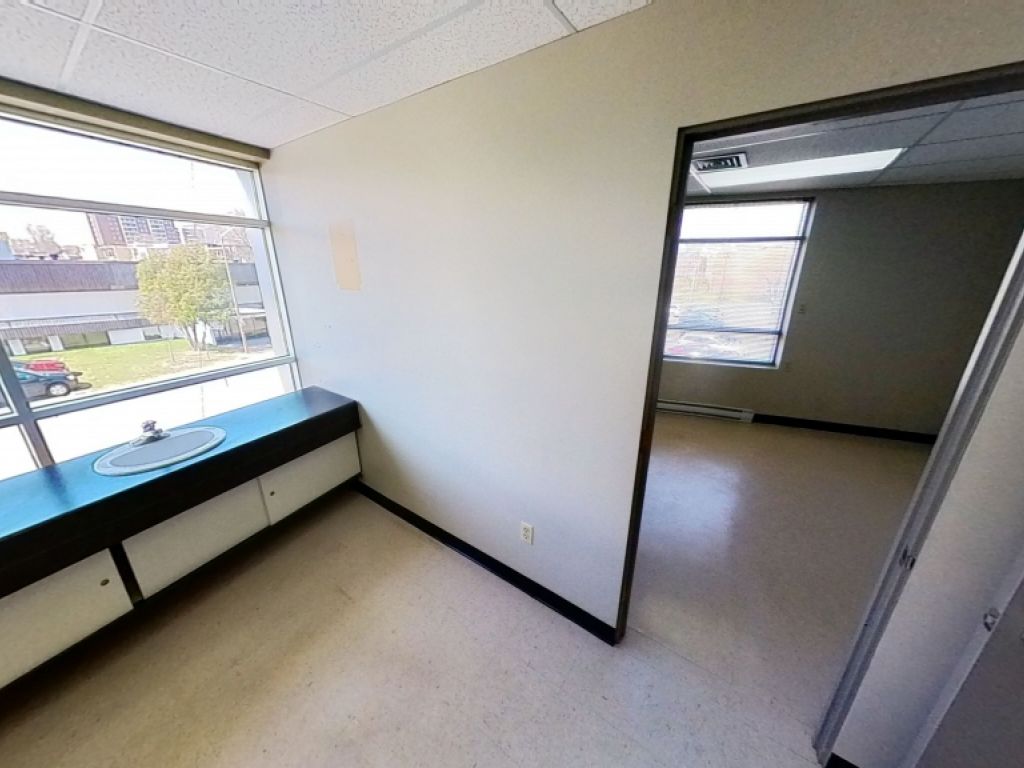 BUREAU SECTEUR MAIZERET - CENTRE MAILLOUX - 2 100 pc